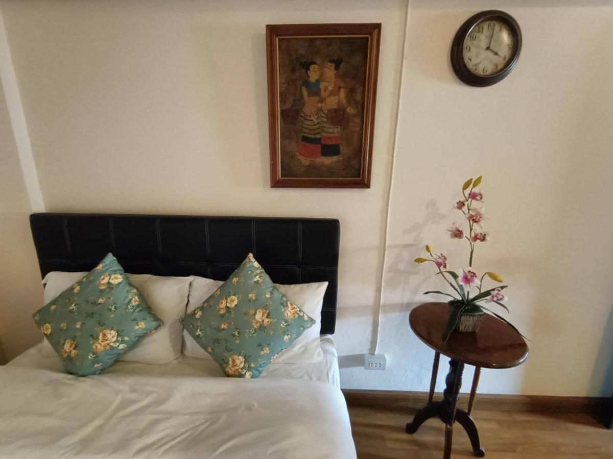 Hostel Soft Night Barzaar Chiang Mai Zewnętrze zdjęcie
